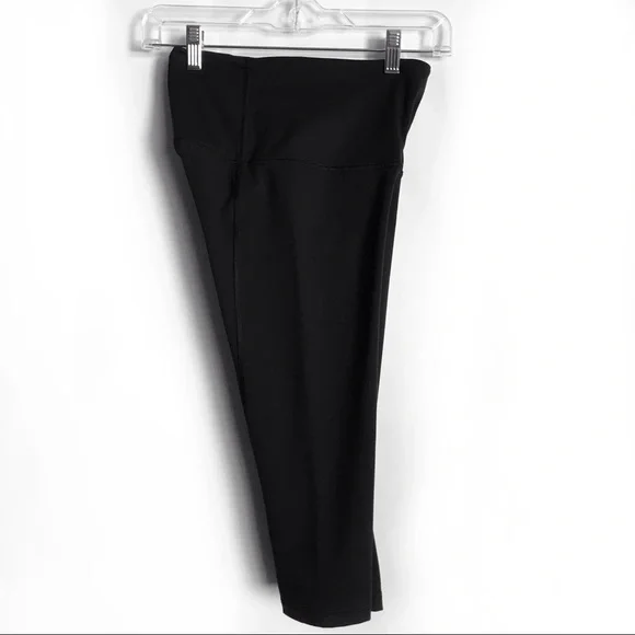 KNOCKOUT BY VICTORIA’S SECRET Black Crop Leggings - Picture 8 of 11